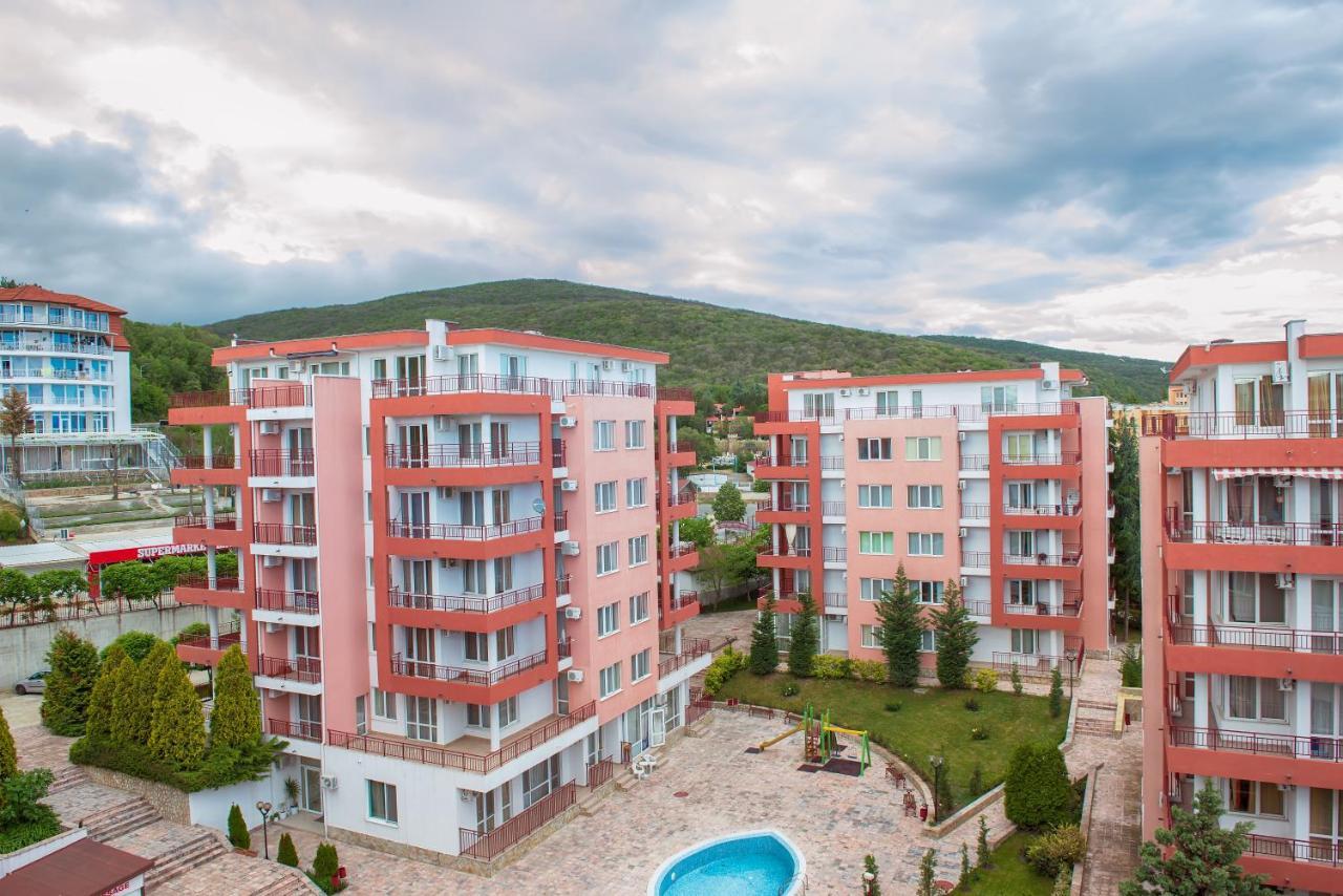 Privilege Beach Apartments Sveti Vlas Exterior foto