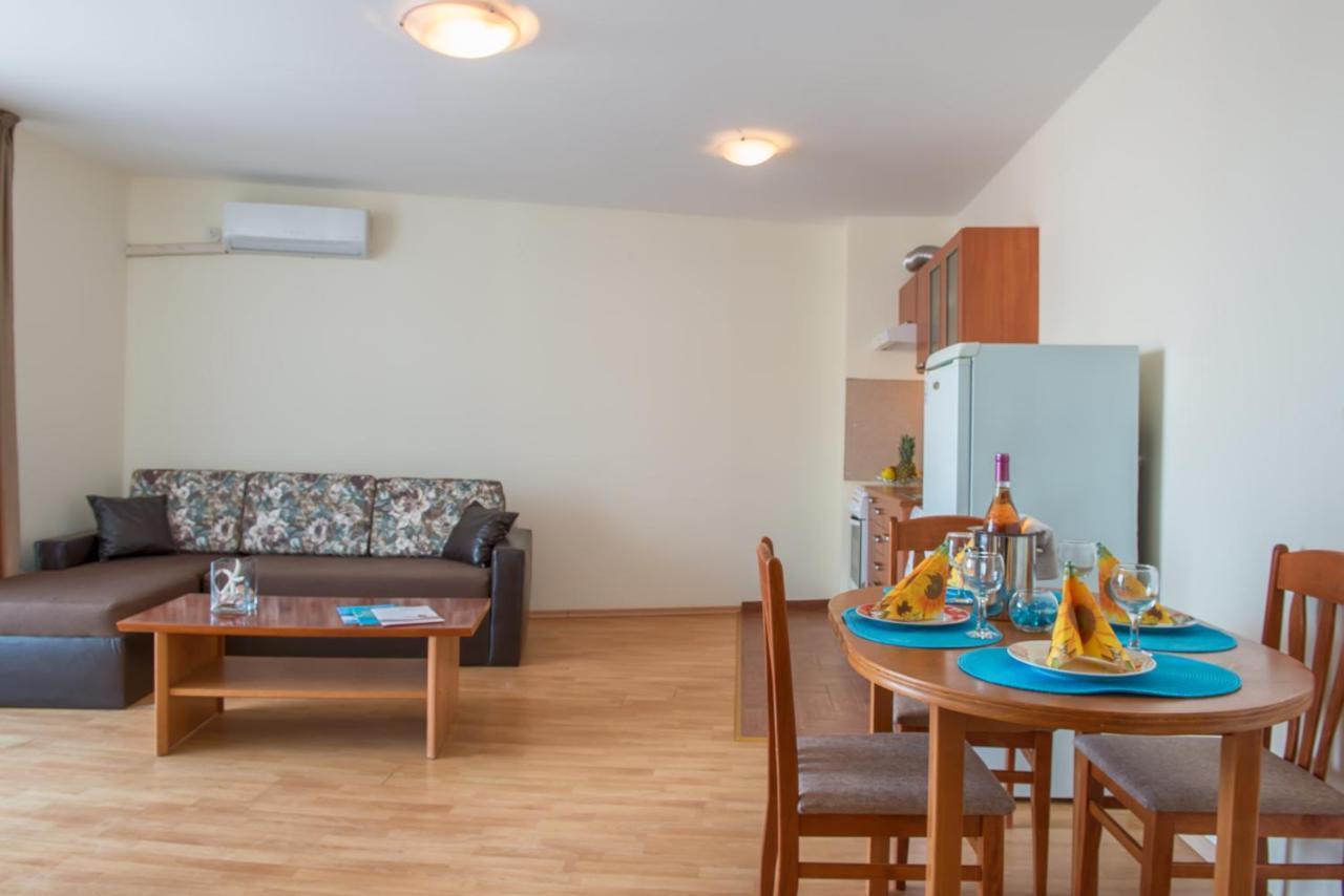Privilege Beach Apartments Sveti Vlas Exterior foto