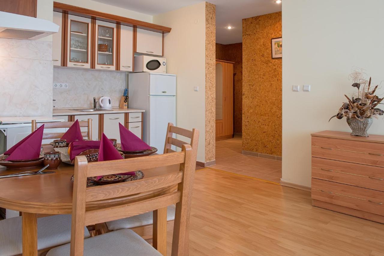 Privilege Beach Apartments Sveti Vlas Exterior foto